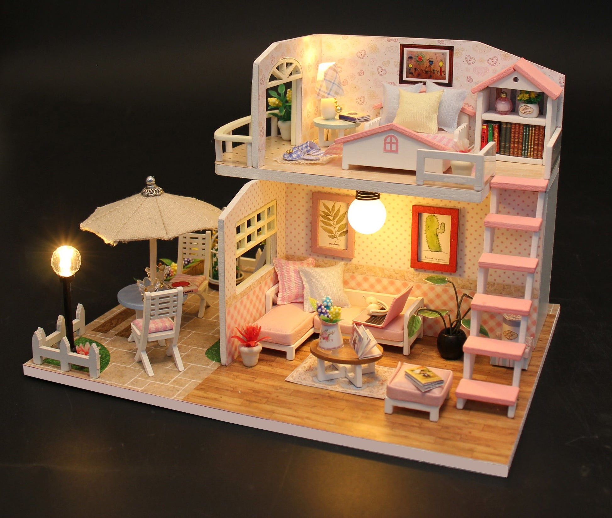 Pink studio - Assemblr