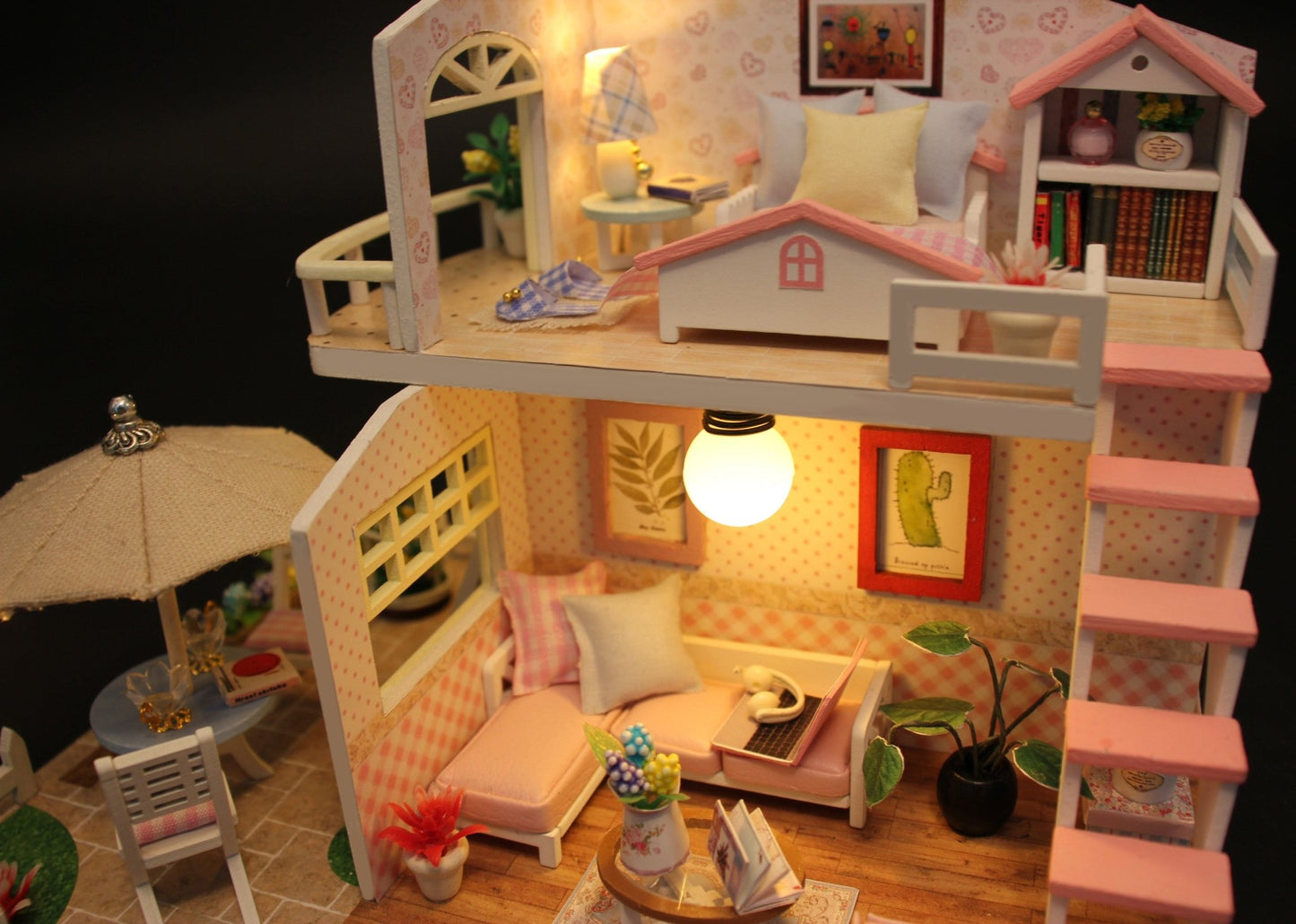 Pink studio - Assemblr