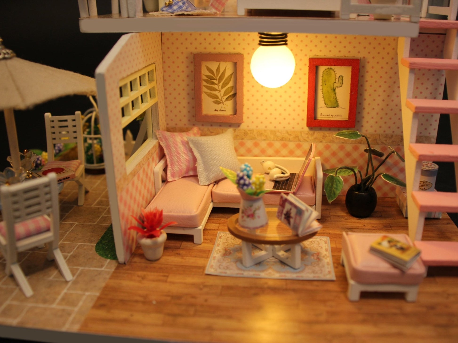 Pink studio - Assemblr