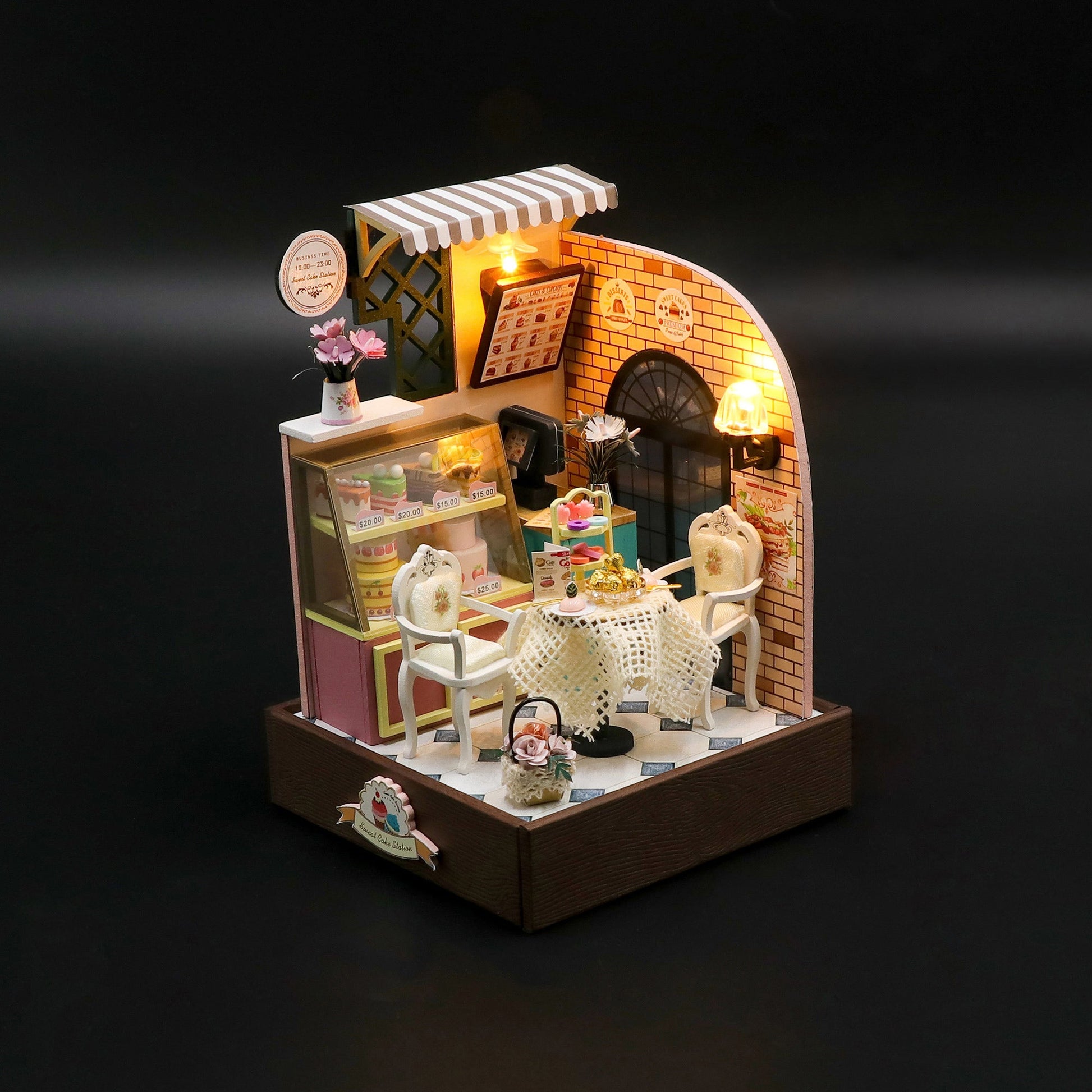 Sweet cake station - Assemblr